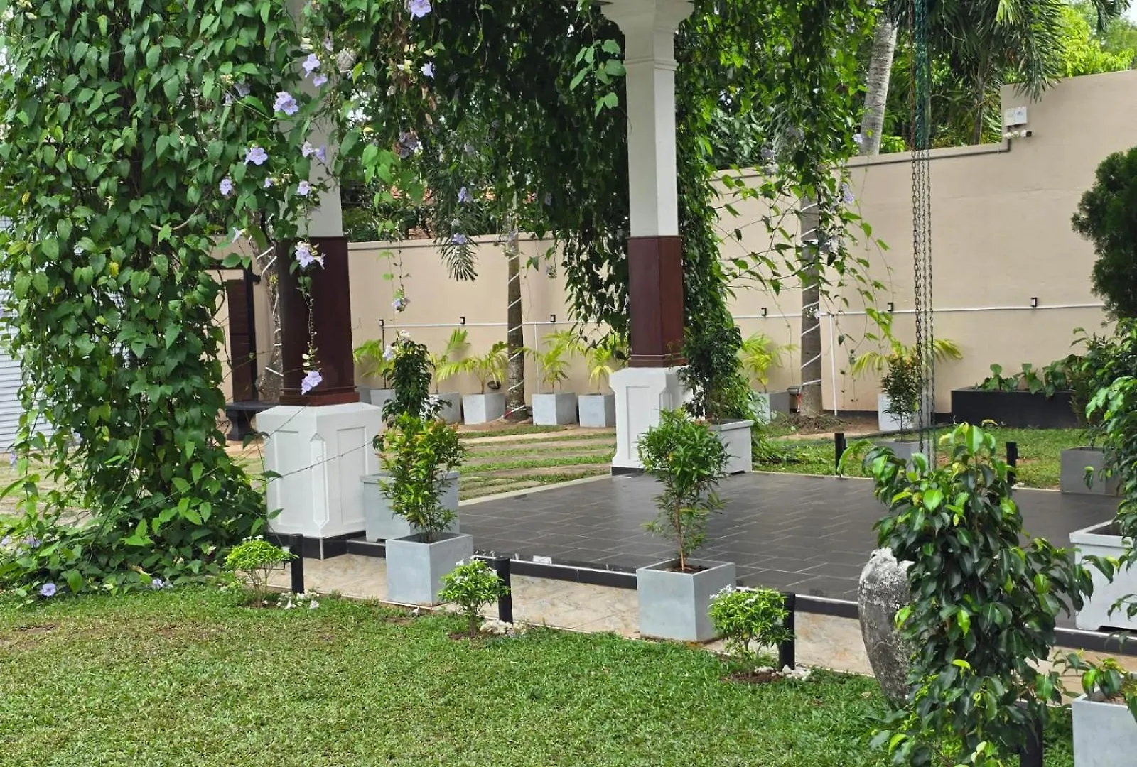 Bed & Breakfast Tropicana Negombo Boutique Hotel