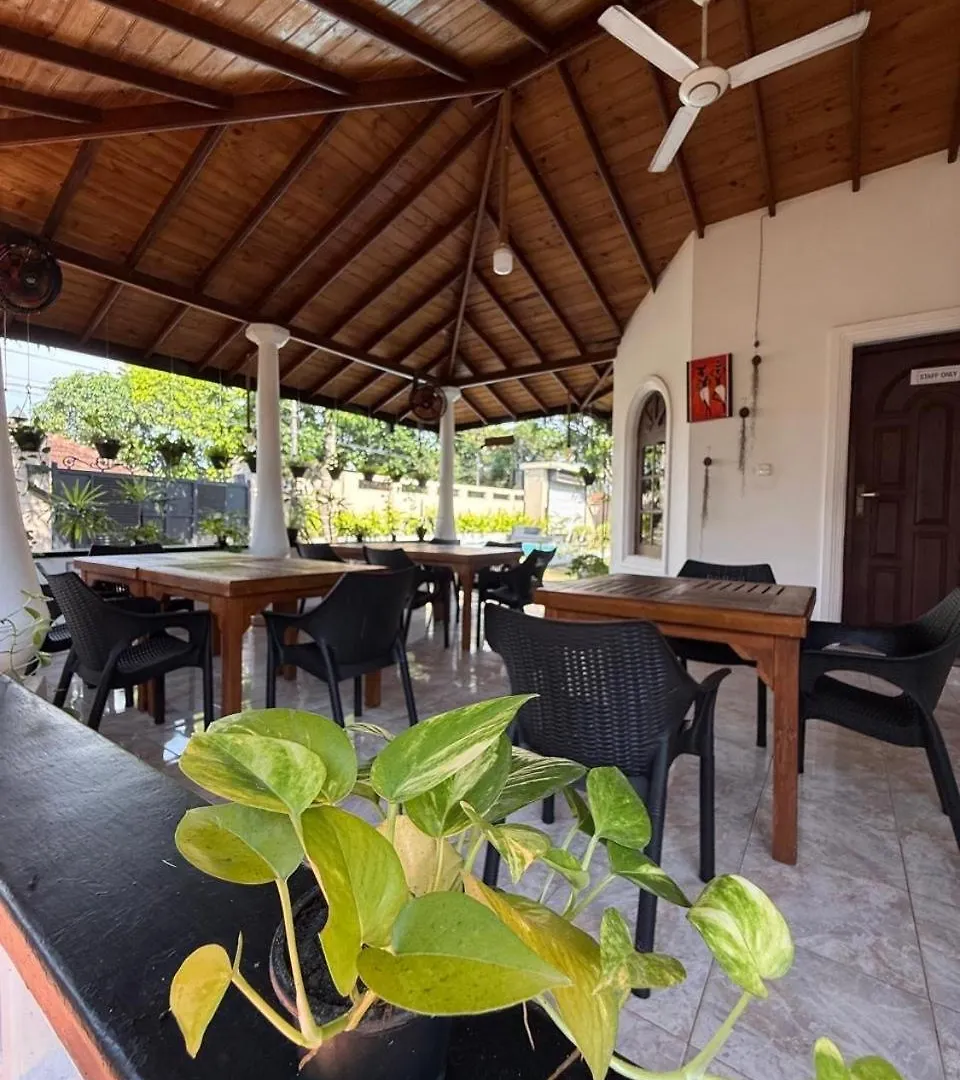 Tropicana Negombo Boutique Hotel Bed & Breakfast