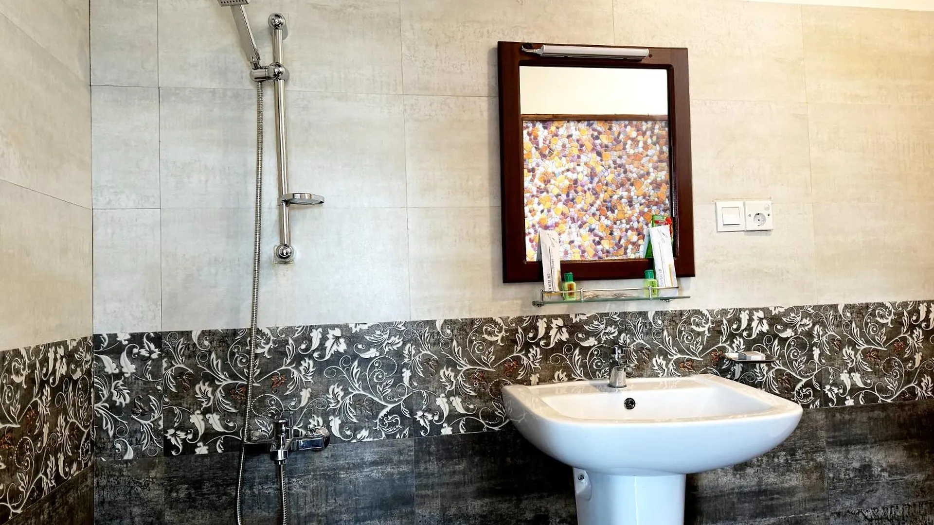 Bed & Breakfast Tropicana Negombo Boutique Hotel
