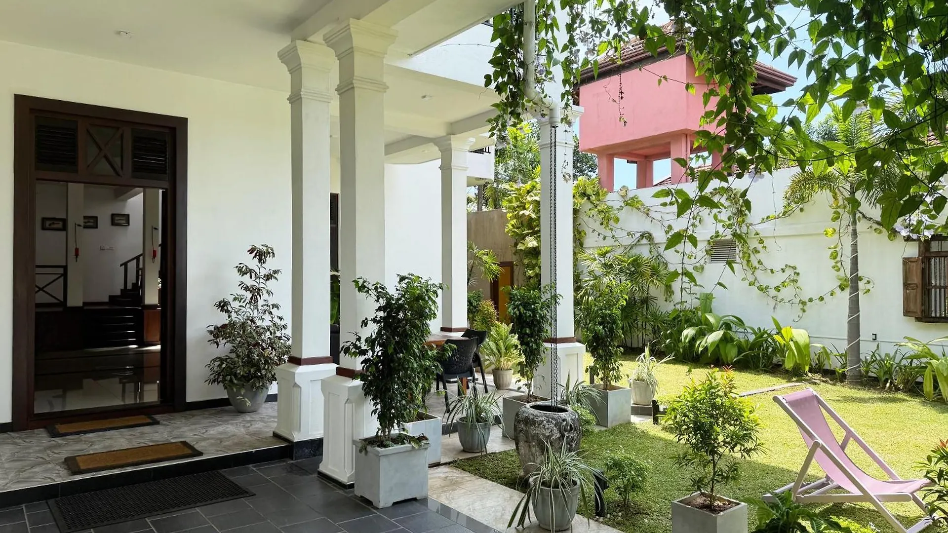 Tropicana Negombo Boutique Hotel Bed & Breakfast